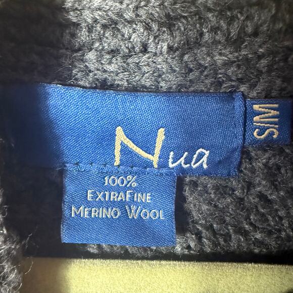Nua Marino Wool Cable Knit Poncho SZ S or M Shawl button Collar Country Cozy - Picture 5 of 7